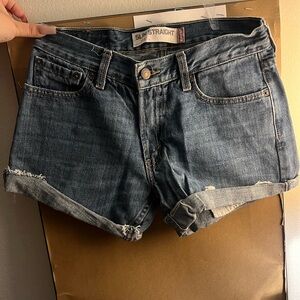 Levi mid shorts